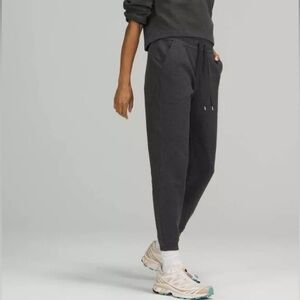 Lululemon Heathered Black Ribbed High-Rise 25” 7/8 Joggers
